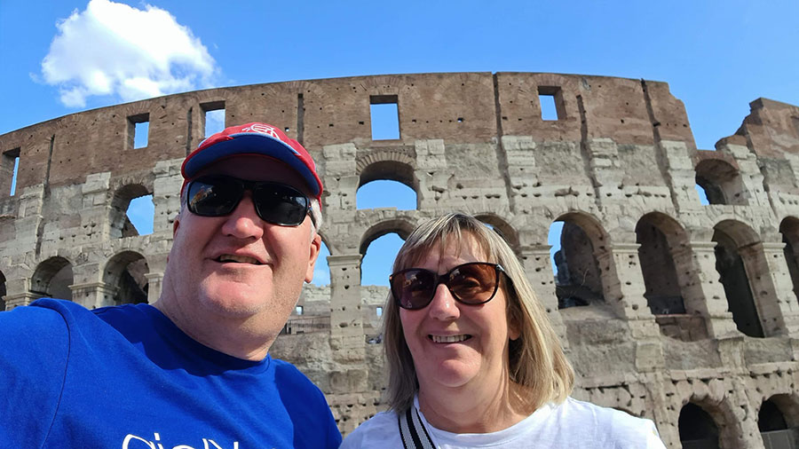 TRAVEL THE WORLD AND SMILE HAPPY TRAVELLING WITH DAVIE