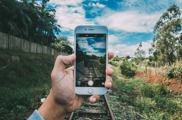 Travel Pocket Guide - iPhone Photography Travel Hacks