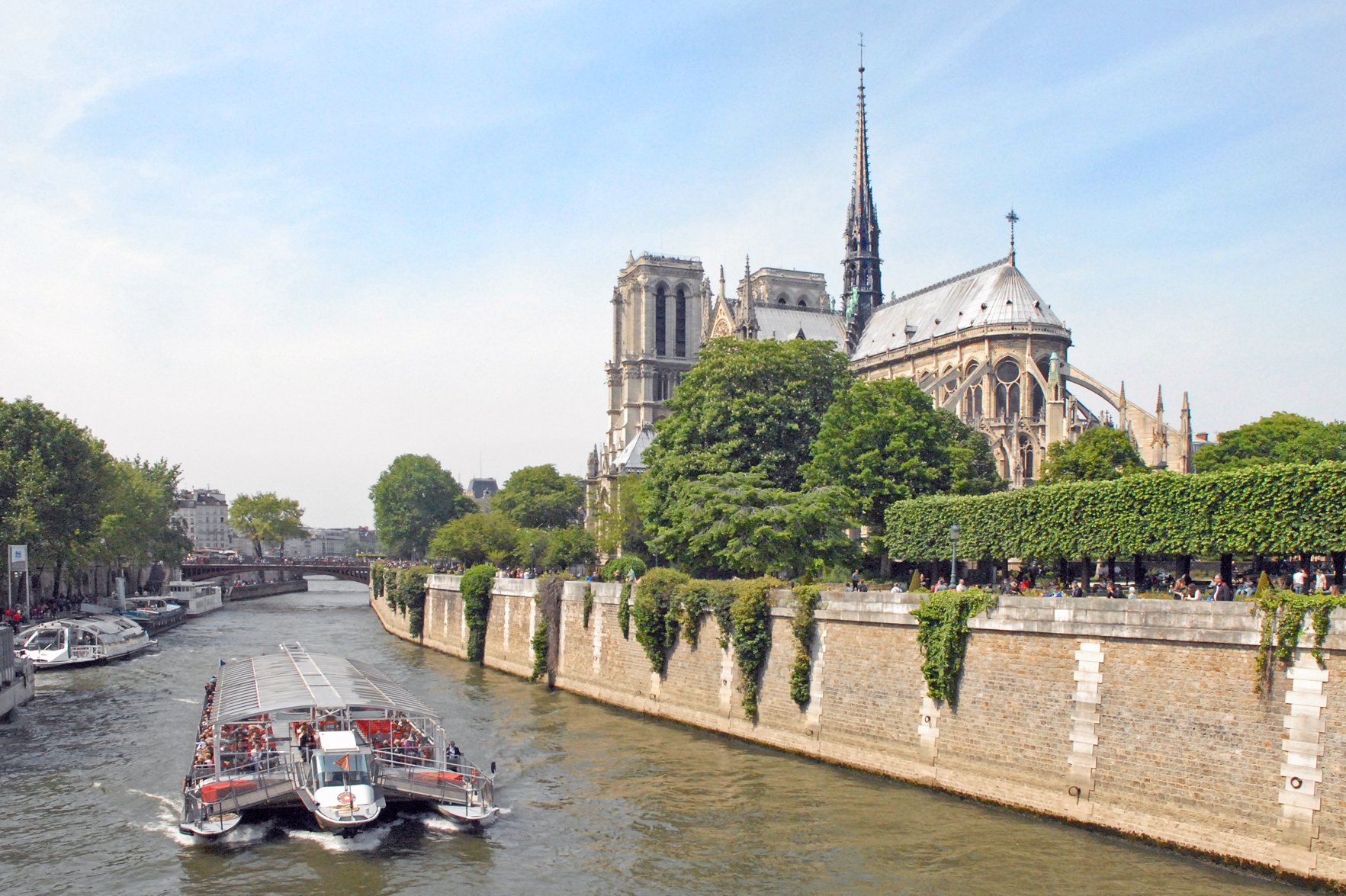 Travel Pocket Guide Awaken Your Senses In Ile De La Cite