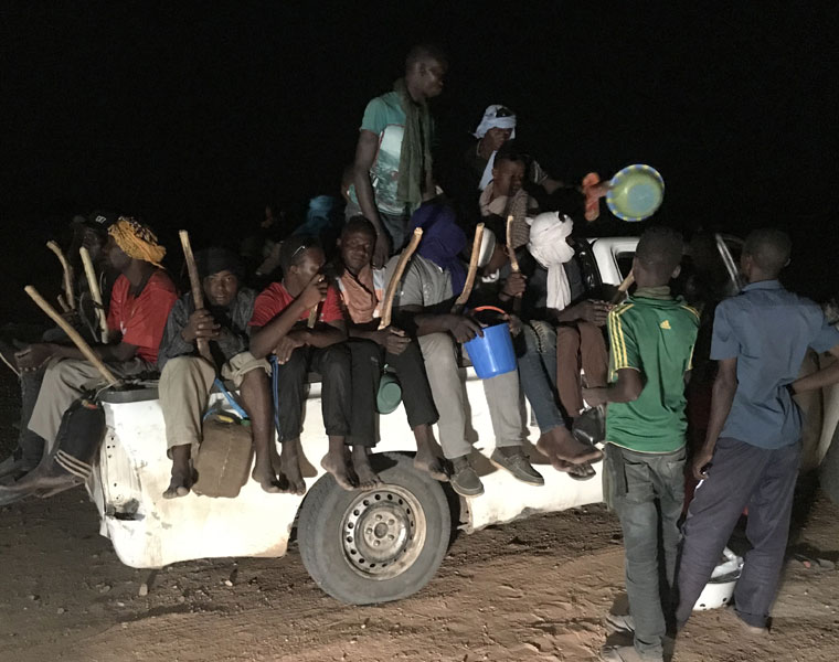 Migrants convoy in Agadez