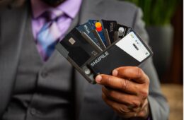 The Art of Minimalist Packing: Metal Wallet as a Travel Essential | Shuffle Card Wallet | Shuffle Wallet
