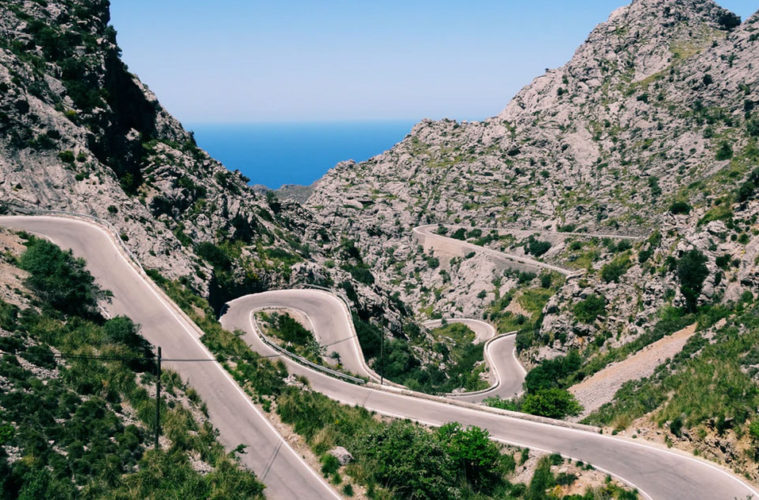 Travel Pocket Guide - The 5 Best Destinations for Road Trips