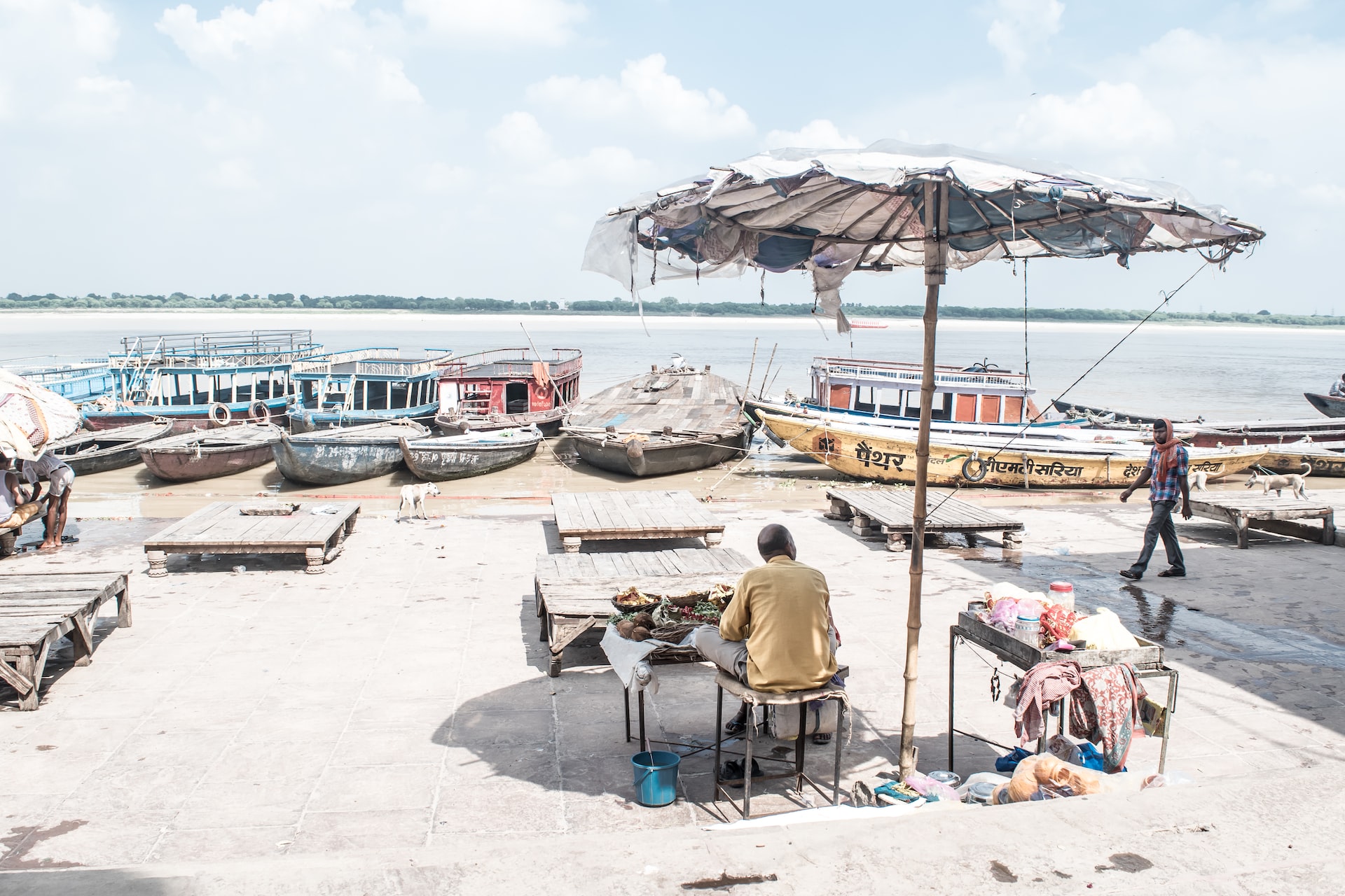 Merchant close to Ganges river