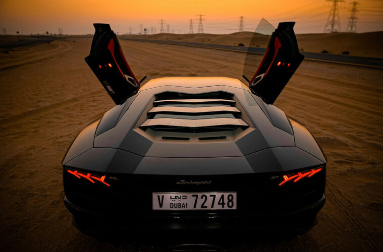 Luxury Car Rental in Dubai - A Tourist's Guide