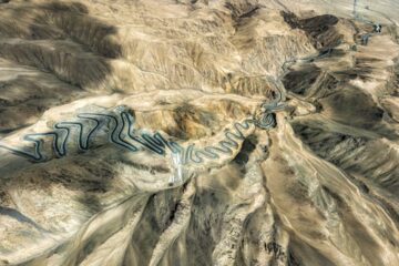 China’s Most Stunning Deserts in Xinjiang & Along the Silk Road Desert mingsha mountain