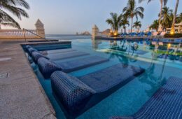 Los Algodones | Dental tourism offers a practical solution for those looking to access modern treatments at a lower cost. Travelers today... Your Dental Getaway in Mexico: A Traveller’s Guide to Health and Leisure